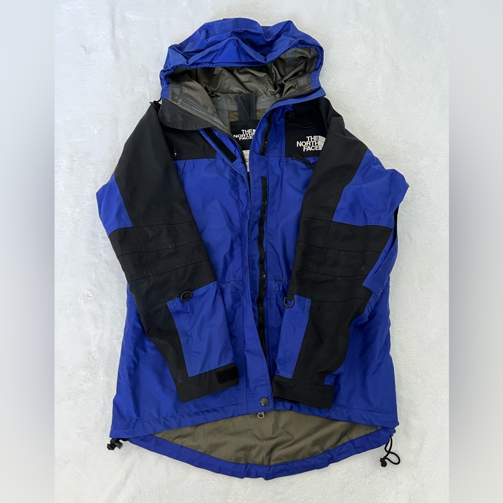The North Face Vintage Goretex Waterproof Hooded Women’s Jacket